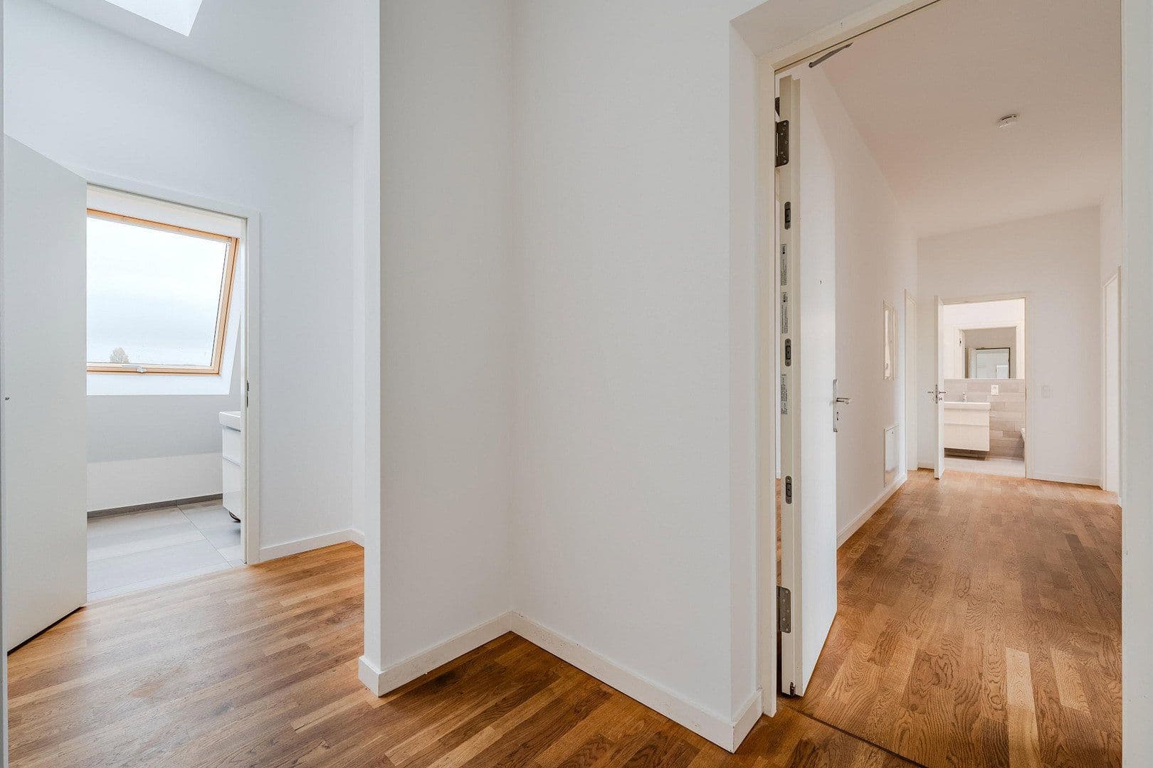 Predaj bytu 7-izbový 286 m², Gabriel Max Str 15a, Berlin, Berlín Predaj bytu 7-izbový 286 m², Gabriel Max Str 15a, Berlin, Berlín