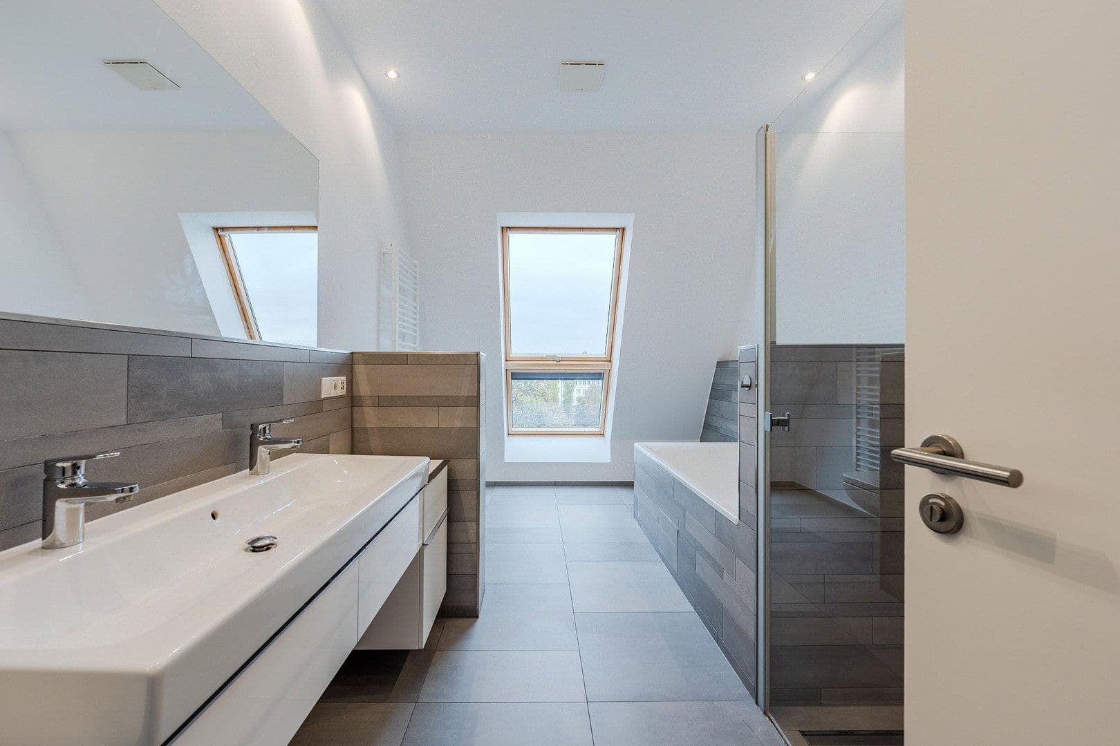 Predaj bytu 7-izbový 286 m², Gabriel Max Str 15a, Berlin, Berlín Predaj bytu 7-izbový 286 m², Gabriel Max Str 15a, Berlin, Berlín