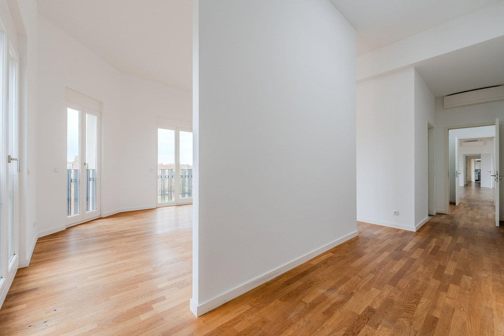 Predaj bytu 7-izbový 286 m², Gabriel Max Str 15a, Berlin, Berlín Predaj bytu 7-izbový 286 m², Gabriel Max Str 15a, Berlin, Berlín