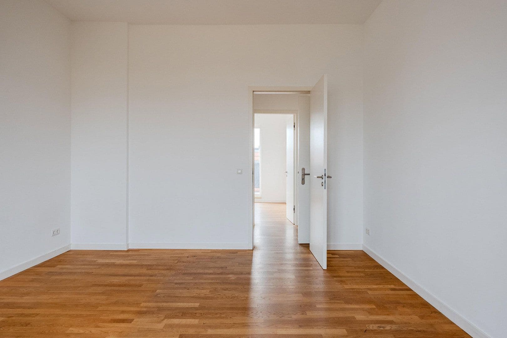 Predaj bytu 7-izbový 286 m², Gabriel Max Str 15a, Berlin, Berlín Predaj bytu 7-izbový 286 m², Gabriel Max Str 15a, Berlin, Berlín