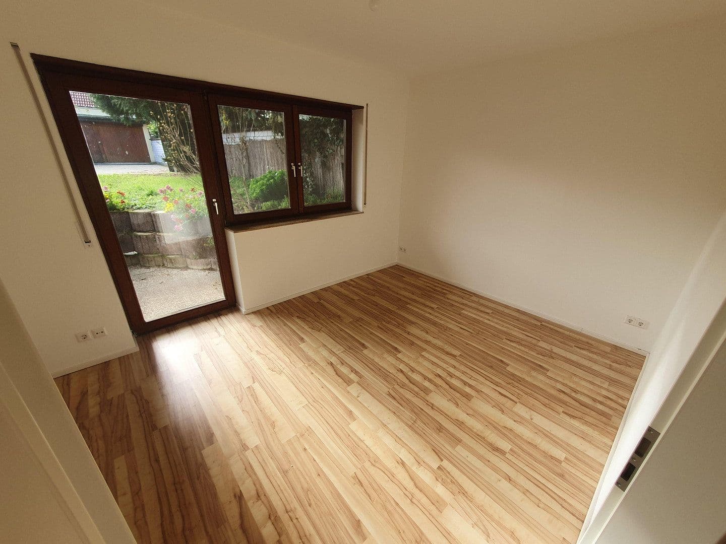 Prenájom bytu 2-izbový 68 m², Am Langen Sand 13, Schwetzingen, Bádensko-Wurttembersko Prenájom bytu 2-izbový 68 m², Am Langen Sand 13, Schwetzingen, Bádensko-Wurttembersko