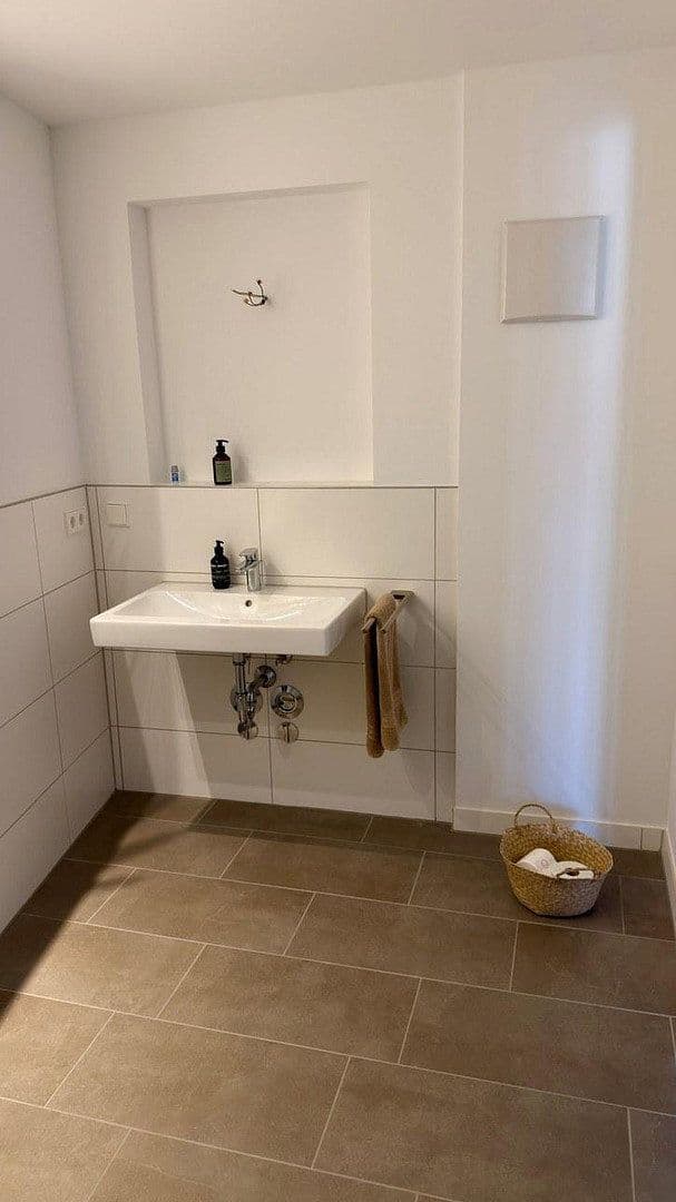 Prenájom bytu 3-izbový 82 m², Bruchsal, Bádensko-Wurttembersko Prenájom bytu 3-izbový 82 m², Bruchsal, Bádensko-Wurttembersko