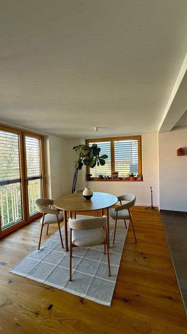Prenájom bytu 3-izbový 82 m², Bruchsal, Bádensko-Wurttembersko Prenájom bytu 3-izbový 82 m², Bruchsal, Bádensko-Wurttembersko