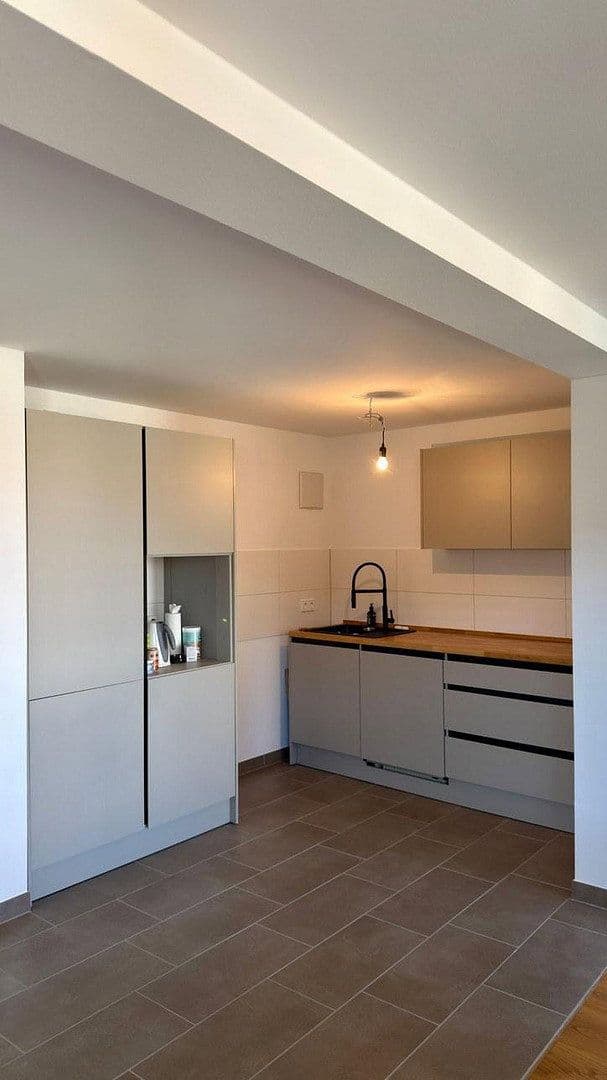 Prenájom bytu 3-izbový 82 m², Bruchsal, Bádensko-Wurttembersko Prenájom bytu 3-izbový 82 m², Bruchsal, Bádensko-Wurttembersko