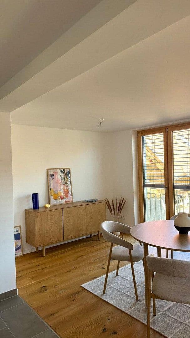 Prenájom bytu 3-izbový 82 m², Bruchsal, Bádensko-Wurttembersko Prenájom bytu 3-izbový 82 m², Bruchsal, Bádensko-Wurttembersko