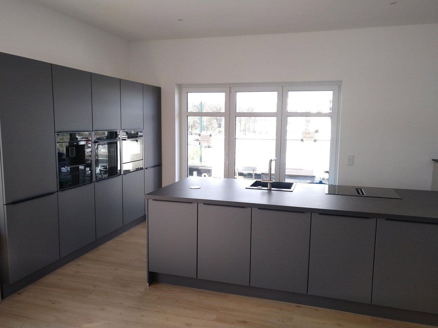 Prenájom bytu 3-izbový 190 m², Am Jungfernsee, Brandenburg - Potsdam, Brandenbursko Prenájom bytu 3-izbový 190 m², Am Jungfernsee, Brandenburg - Potsdam, Brandenbursko