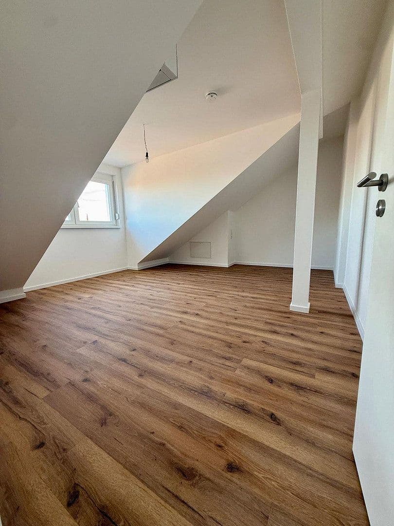 Prenájom bytu 3-izbový 85 m², Stromerstr. 1/1A, Nürnberg, Bavorsko Prenájom bytu 3-izbový 85 m², Stromerstr. 1/1A, Nürnberg, Bavorsko