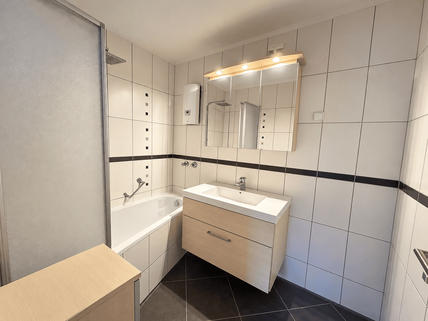 Prenájom bytu 4-izbový 82 m², Albert-Schweitzer-Straße 7, Essen, Severné Porýnie - Westfálsko Prenájom bytu 4-izbový 82 m², Albert-Schweitzer-Straße 7, Essen, Severné Porýnie - Westfálsko