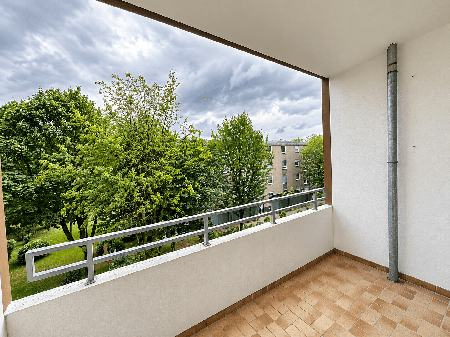 Prenájom bytu 4-izbový 82 m², Albert-Schweitzer-Straße 7, Essen, Severné Porýnie - Westfálsko Prenájom bytu 4-izbový 82 m², Albert-Schweitzer-Straße 7, Essen, Severné Porýnie - Westfálsko