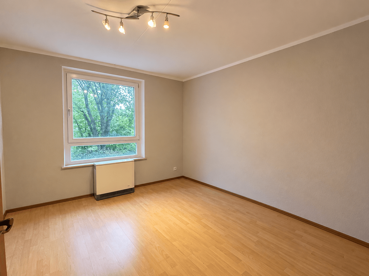Prenájom bytu 4-izbový 82 m², Albert-Schweitzer-Straße 7, Essen, Severné Porýnie - Westfálsko Prenájom bytu 4-izbový 82 m², Albert-Schweitzer-Straße 7, Essen, Severné Porýnie - Westfálsko