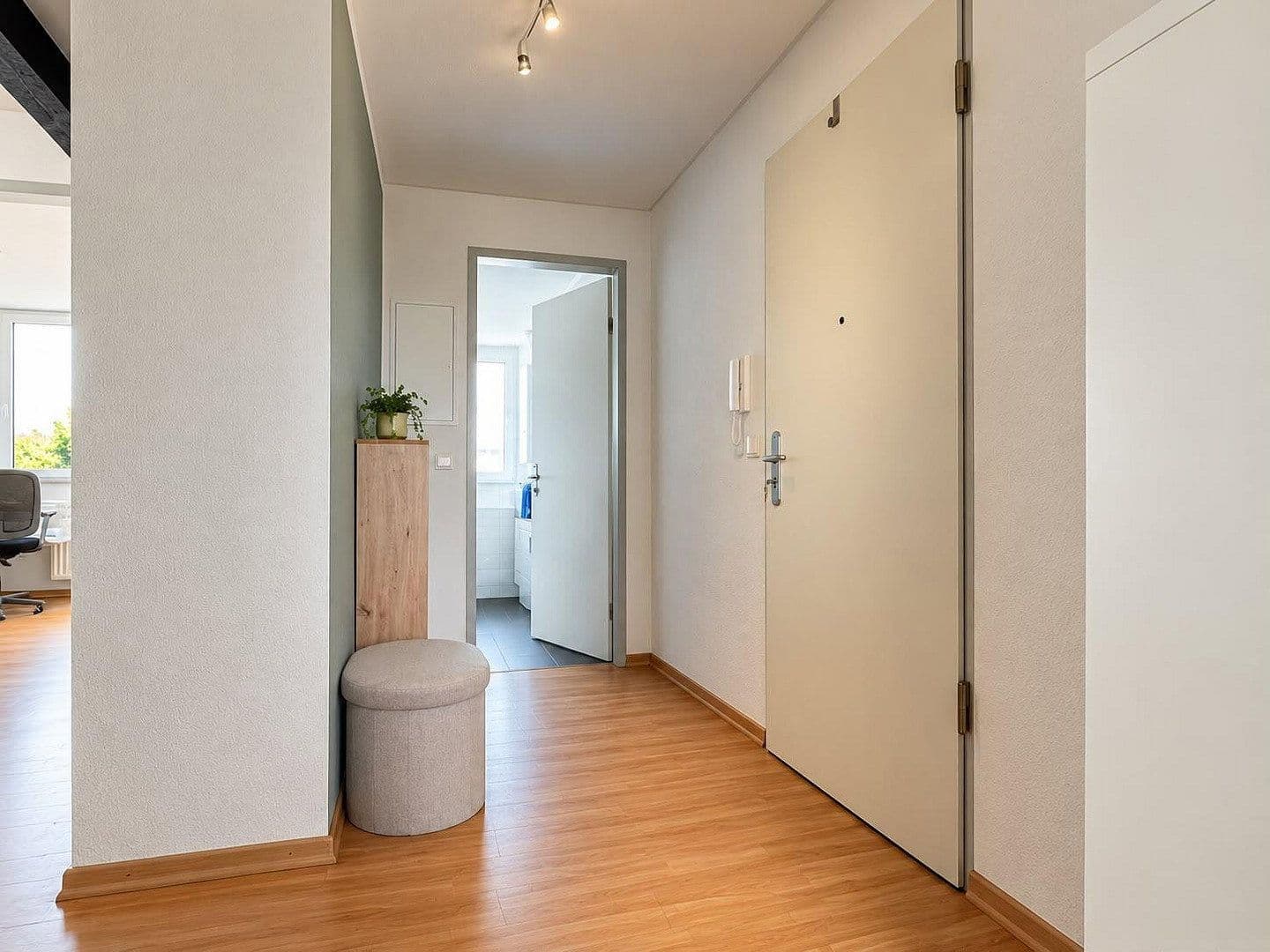 Prenájom bytu 3-izbový 67 m², Hannover, Dolné Sasko Prenájom bytu 3-izbový 67 m², Hannover, Dolné Sasko