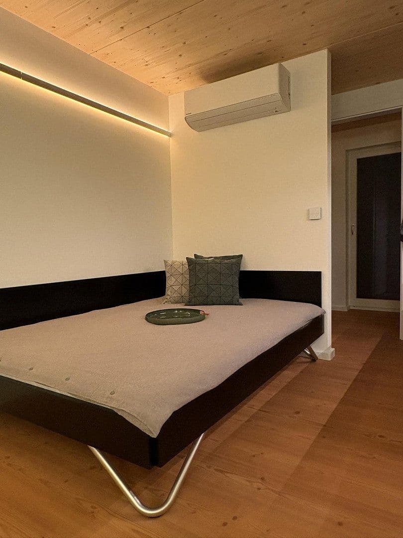 Prenájom bytu 1-izbový 28 m², Friedrichstraße 3, Erlangen, Bavorsko Prenájom bytu 1-izbový 28 m², Friedrichstraße 3, Erlangen, Bavorsko