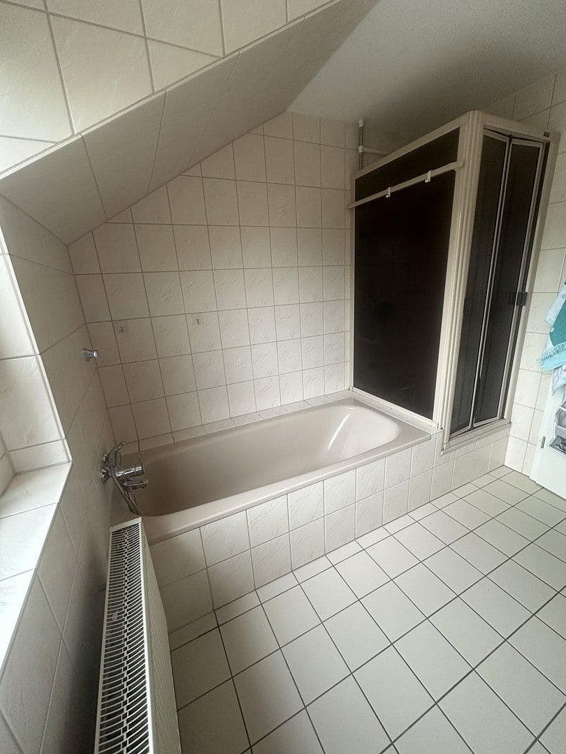 Prenájom domu 130 m², pozemok 250 m², Ludwigshafen am Rhein, Porýnie-Falcko Prenájom domu 130 m², pozemok 250 m², Ludwigshafen am Rhein, Porýnie-Falcko