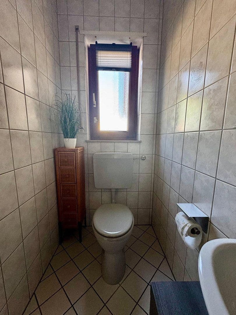 Prenájom domu 130 m², pozemok 250 m², Ludwigshafen am Rhein, Porýnie-Falcko Prenájom domu 130 m², pozemok 250 m², Ludwigshafen am Rhein, Porýnie-Falcko