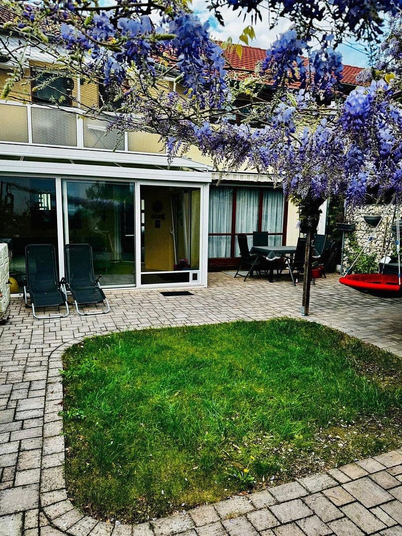 Prenájom domu 130 m², pozemok 250 m², Ludwigshafen am Rhein, Porýnie-Falcko Prenájom domu 130 m², pozemok 250 m², Ludwigshafen am Rhein, Porýnie-Falcko