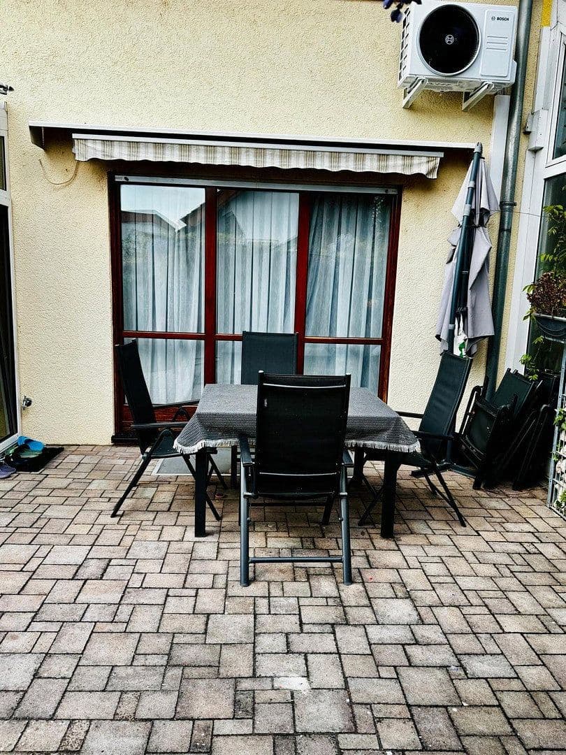 Prenájom domu 130 m², pozemok 250 m², Ludwigshafen am Rhein, Porýnie-Falcko Prenájom domu 130 m², pozemok 250 m², Ludwigshafen am Rhein, Porýnie-Falcko