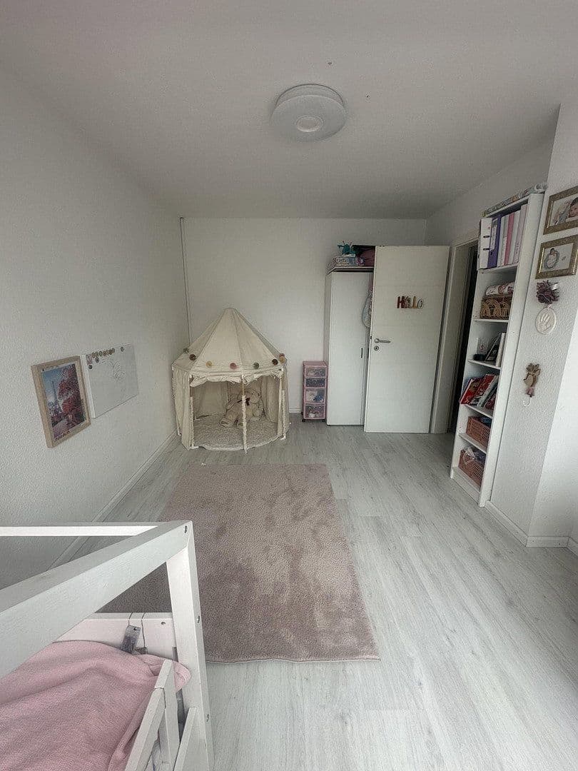 Prenájom domu 130 m², pozemok 250 m², Ludwigshafen am Rhein, Porýnie-Falcko Prenájom domu 130 m², pozemok 250 m², Ludwigshafen am Rhein, Porýnie-Falcko