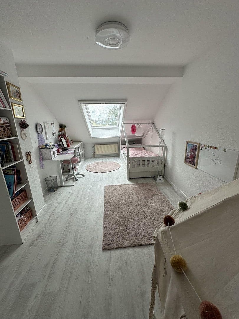 Prenájom domu 130 m², pozemok 250 m², Ludwigshafen am Rhein, Porýnie-Falcko Prenájom domu 130 m², pozemok 250 m², Ludwigshafen am Rhein, Porýnie-Falcko