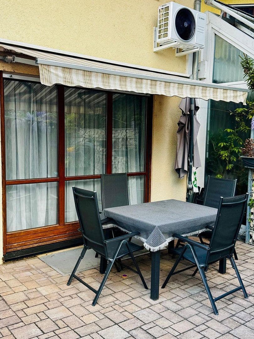 Prenájom domu 130 m², pozemok 250 m², Ludwigshafen am Rhein, Porýnie-Falcko Prenájom domu 130 m², pozemok 250 m², Ludwigshafen am Rhein, Porýnie-Falcko