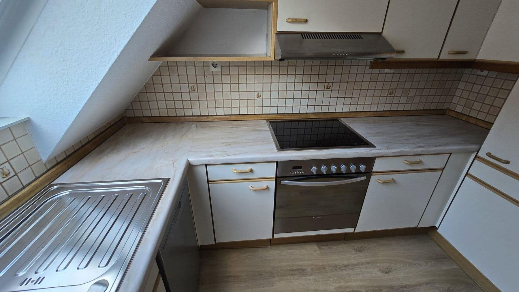 Prenájom bytu 3-izbový 77 m², Weil der Stadt, Bádensko-Wurttembersko Prenájom bytu 3-izbový 77 m², Weil der Stadt, Bádensko-Wurttembersko