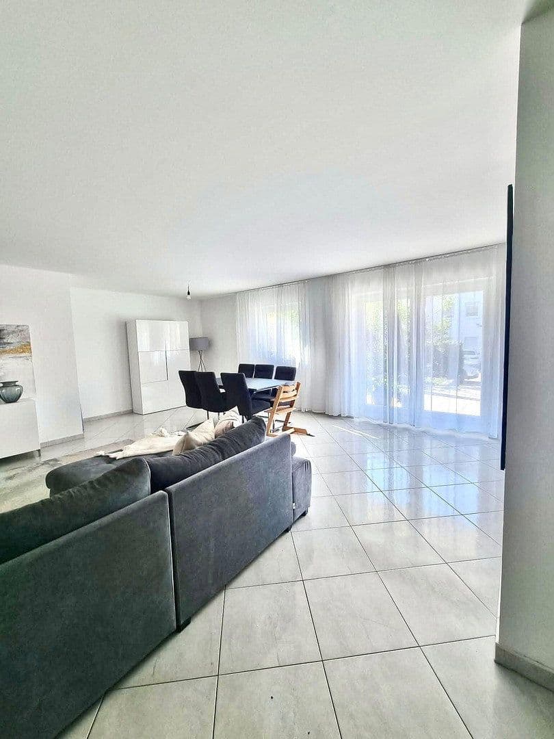 Predaj bytu 4-izbový 132 m², Rüsselsheim am Main, Hesensko Predaj bytu 4-izbový 132 m², Rüsselsheim am Main, Hesensko