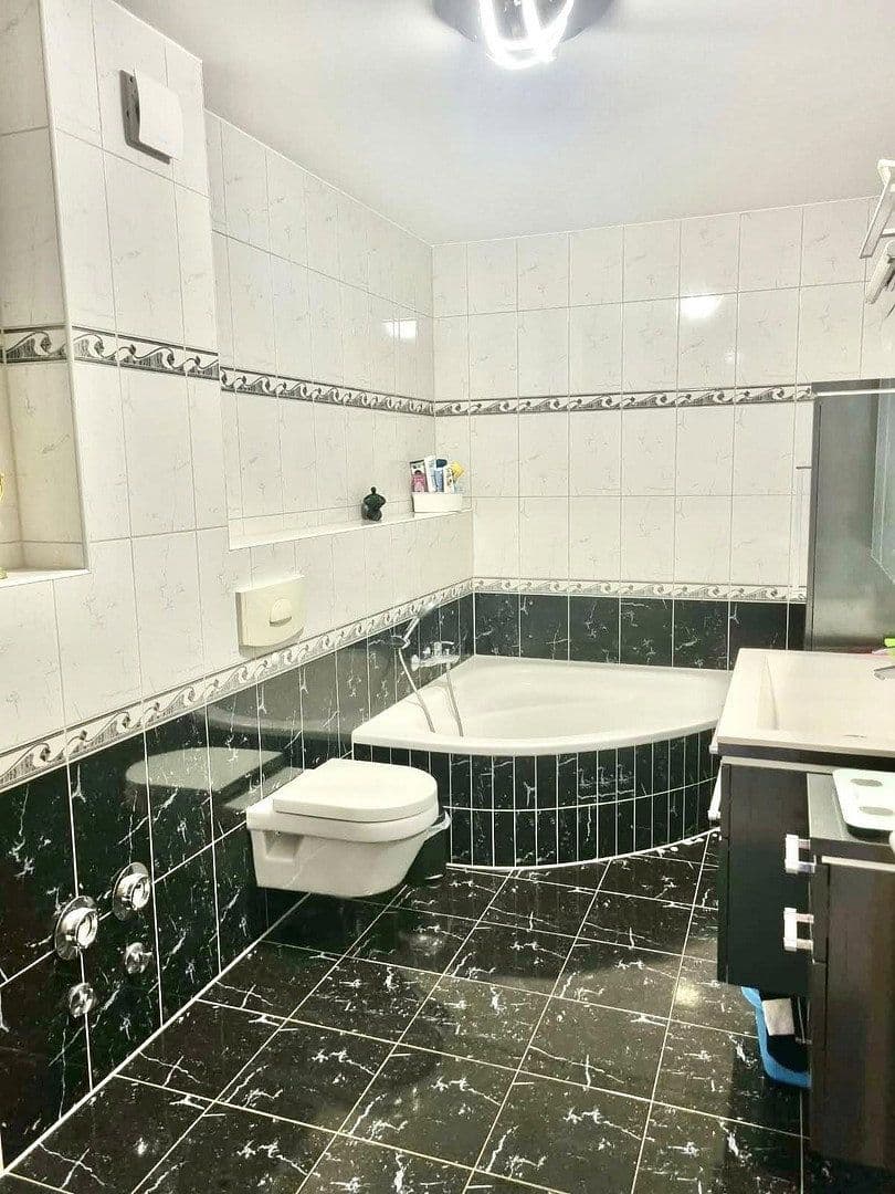 Predaj bytu 4-izbový 132 m², Rüsselsheim am Main, Hesensko Predaj bytu 4-izbový 132 m², Rüsselsheim am Main, Hesensko