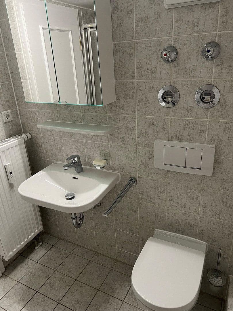 Prenájom bytu 3-izbový 87 m², Unterbrunner Str. 12, München, Bavorsko Prenájom bytu 3-izbový 87 m², Unterbrunner Str. 12, München, Bavorsko
