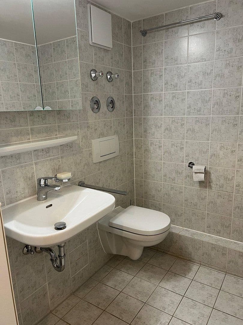 Prenájom bytu 3-izbový 87 m², Unterbrunner Str. 12, München, Bavorsko Prenájom bytu 3-izbový 87 m², Unterbrunner Str. 12, München, Bavorsko