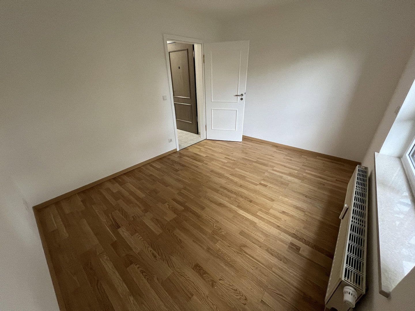 Prenájom bytu 3-izbový 87 m², Unterbrunner Str. 12, München, Bavorsko Prenájom bytu 3-izbový 87 m², Unterbrunner Str. 12, München, Bavorsko