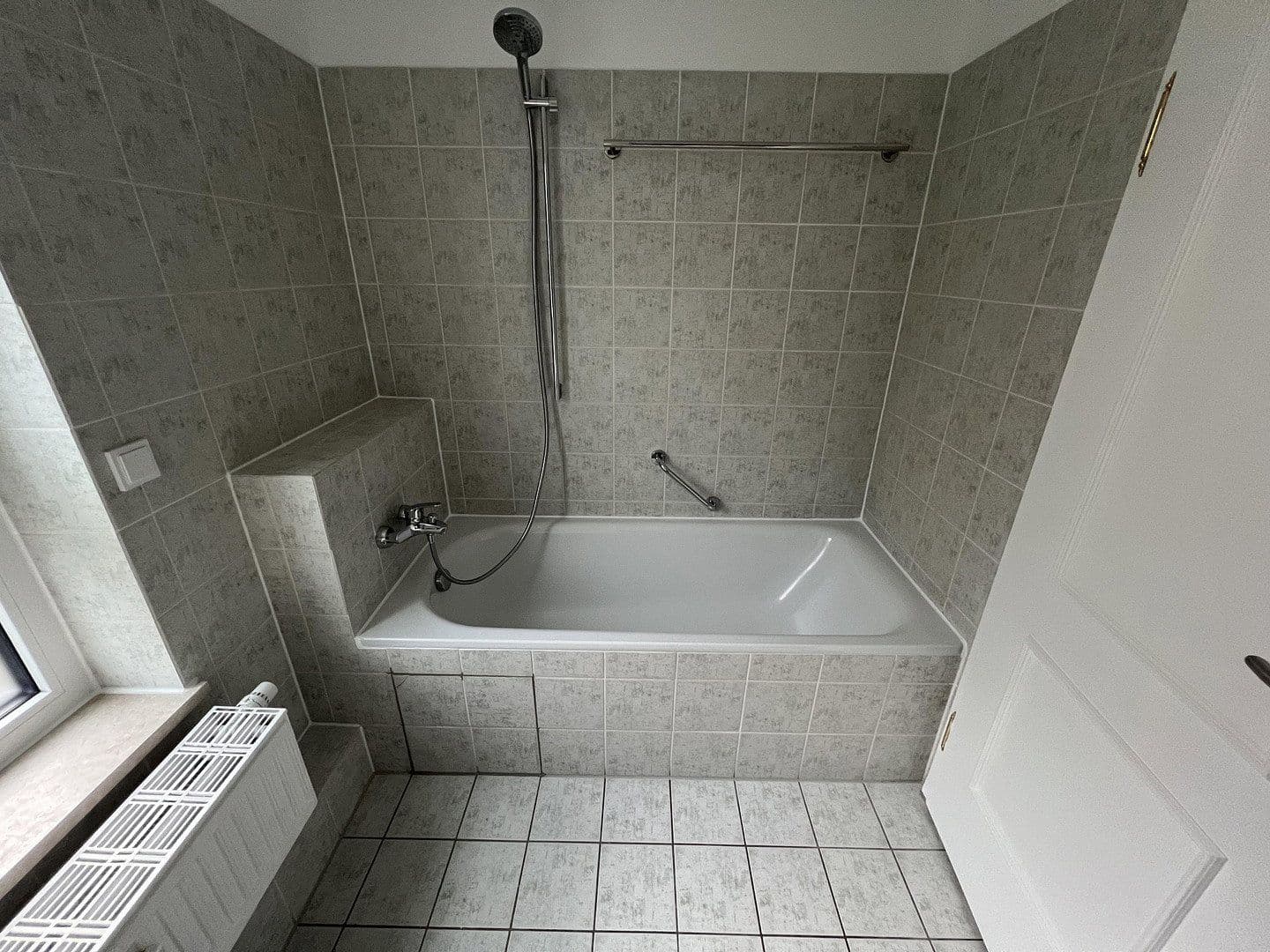 Prenájom bytu 3-izbový 87 m², Unterbrunner Str. 12, München, Bavorsko Prenájom bytu 3-izbový 87 m², Unterbrunner Str. 12, München, Bavorsko