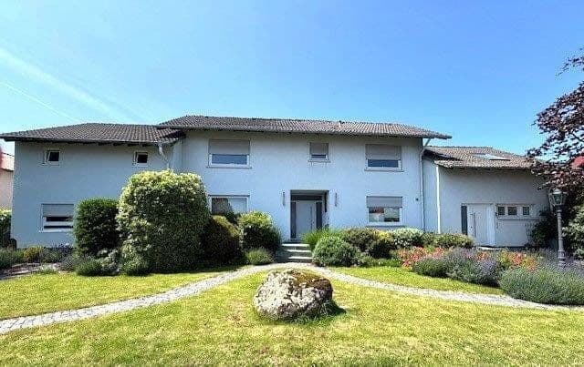 Prenájom domu 180 m², pozemok 950 m², Karben, Hesensko Prenájom domu 180 m², pozemok 950 m², Karben, Hesensko