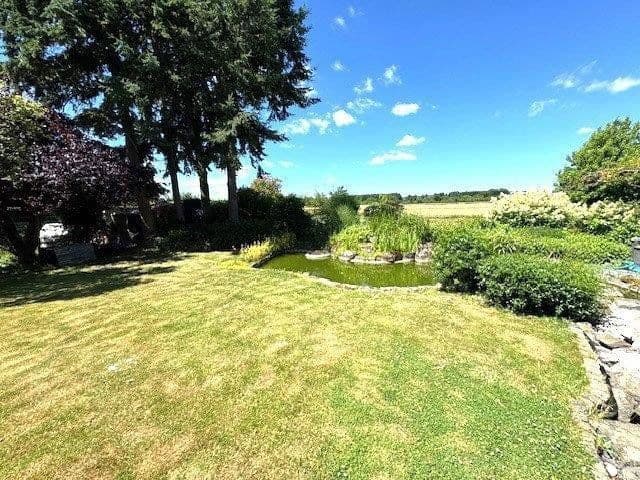 Prenájom domu 180 m², pozemok 950 m², Karben, Hesensko Prenájom domu 180 m², pozemok 950 m², Karben, Hesensko
