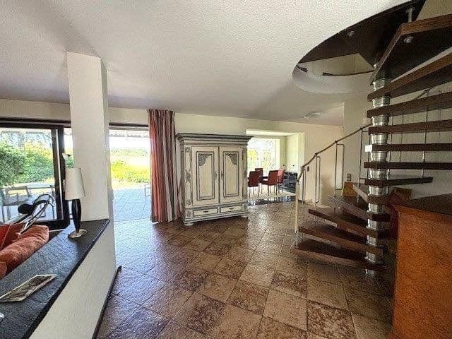 Prenájom domu 180 m², pozemok 950 m², Karben, Hesensko Prenájom domu 180 m², pozemok 950 m², Karben, Hesensko