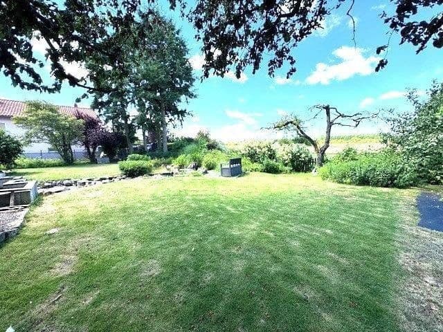 Prenájom domu 180 m², pozemok 950 m², Karben, Hesensko Prenájom domu 180 m², pozemok 950 m², Karben, Hesensko