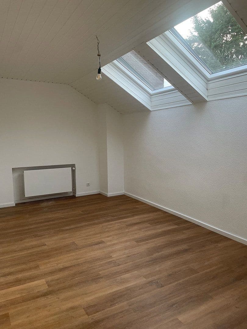 Prenájom domu 180 m², pozemok 950 m², Karben, Hesensko Prenájom domu 180 m², pozemok 950 m², Karben, Hesensko