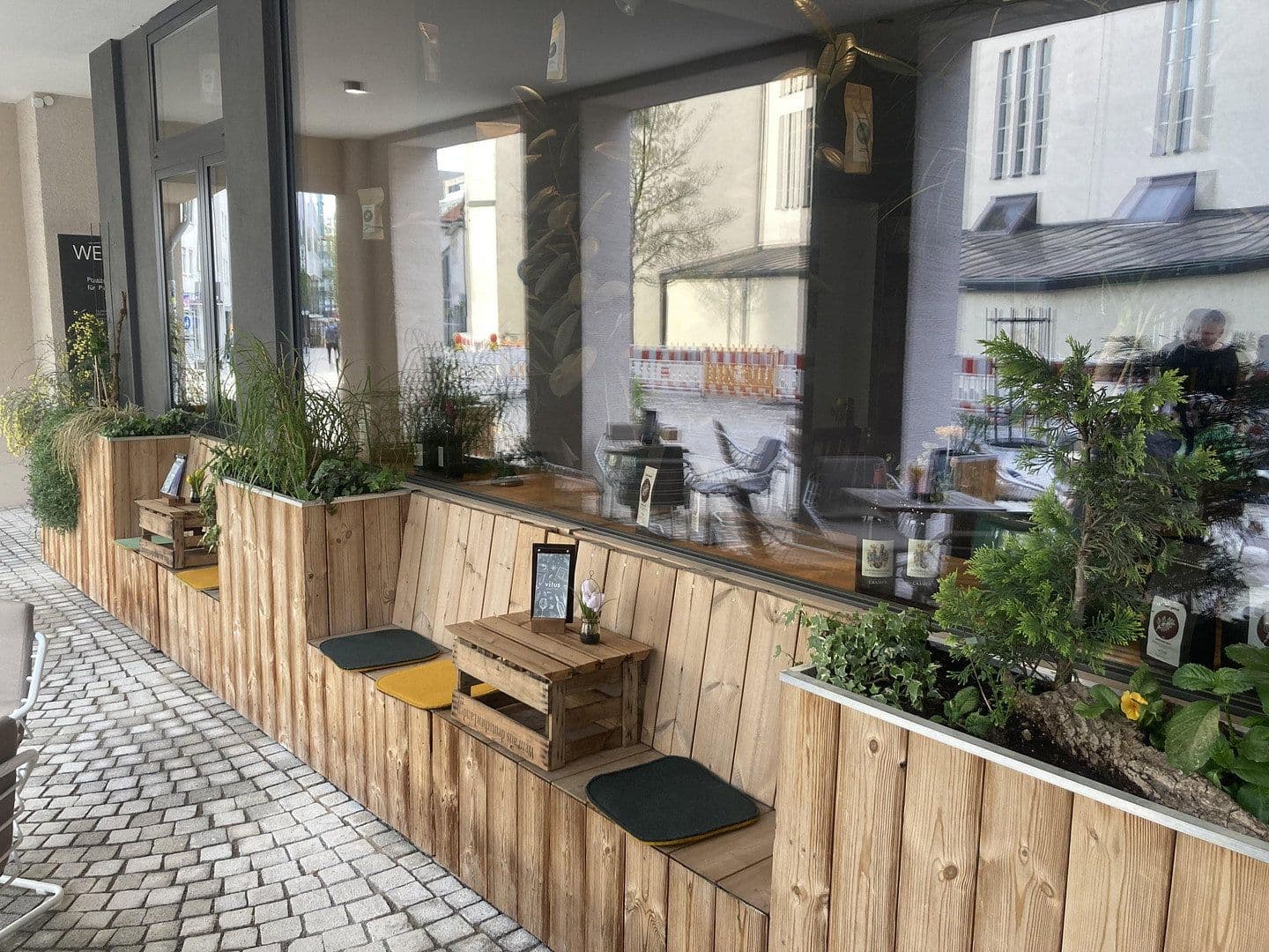 Prenájom nebytového priestoru 120 m², Ulm, Bádensko-Wurttembersko Prenájom nebytového priestoru 120 m², Ulm, Bádensko-Wurttembersko