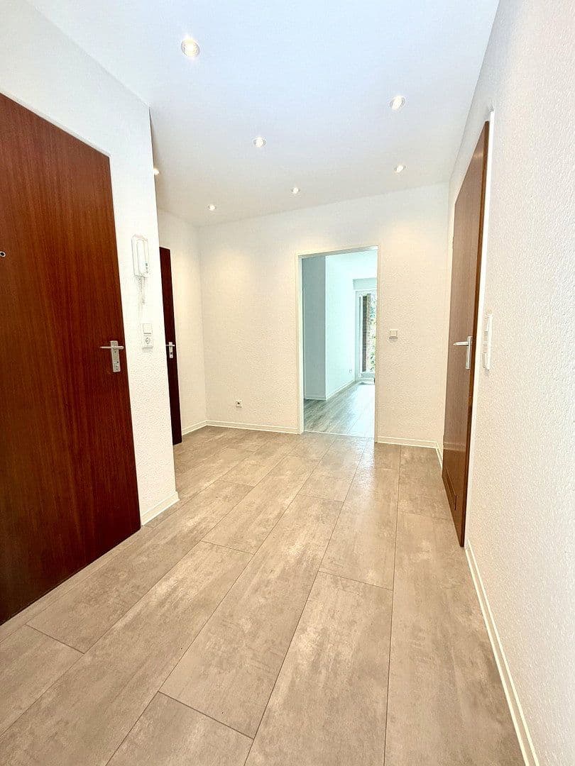 Prenájom bytu 2-izbový 62 m², Torfbruchstrasse 107, Düsseldorf, Severné Porýnie - Westfálsko Prenájom bytu 2-izbový 62 m², Torfbruchstrasse 107, Düsseldorf, Severné Porýnie - Westfálsko