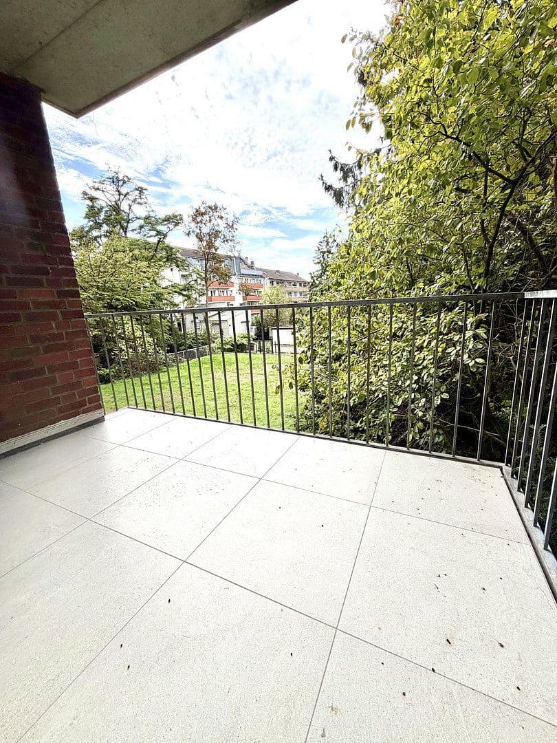 Prenájom bytu 2-izbový 62 m², Torfbruchstrasse 107, Düsseldorf, Severné Porýnie - Westfálsko Prenájom bytu 2-izbový 62 m², Torfbruchstrasse 107, Düsseldorf, Severné Porýnie - Westfálsko