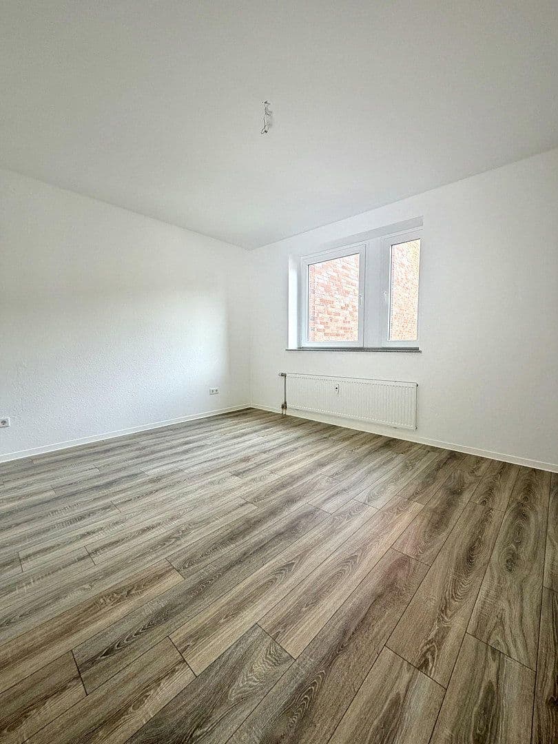 Prenájom bytu 2-izbový 62 m², Torfbruchstrasse 107, Düsseldorf, Severné Porýnie - Westfálsko Prenájom bytu 2-izbový 62 m², Torfbruchstrasse 107, Düsseldorf, Severné Porýnie - Westfálsko