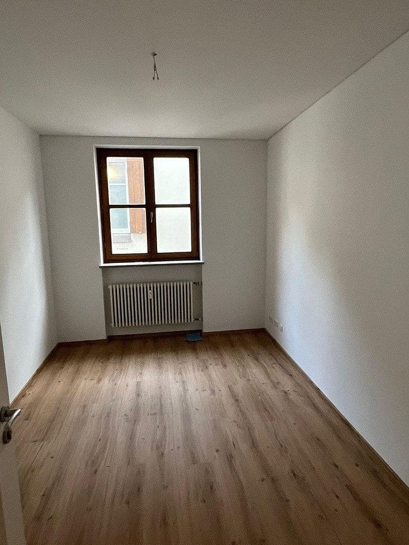 Prenájom bytu 4-izbový 136 m², Ländgasse 135a, Landshut, Bavorsko Prenájom bytu 4-izbový 136 m², Ländgasse 135a, Landshut, Bavorsko