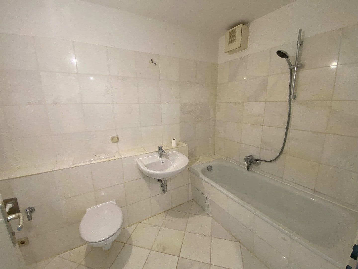 Prenájom bytu 2-izbový 62 m², Cottbus, Brandenbursko Prenájom bytu 2-izbový 62 m², Cottbus, Brandenbursko