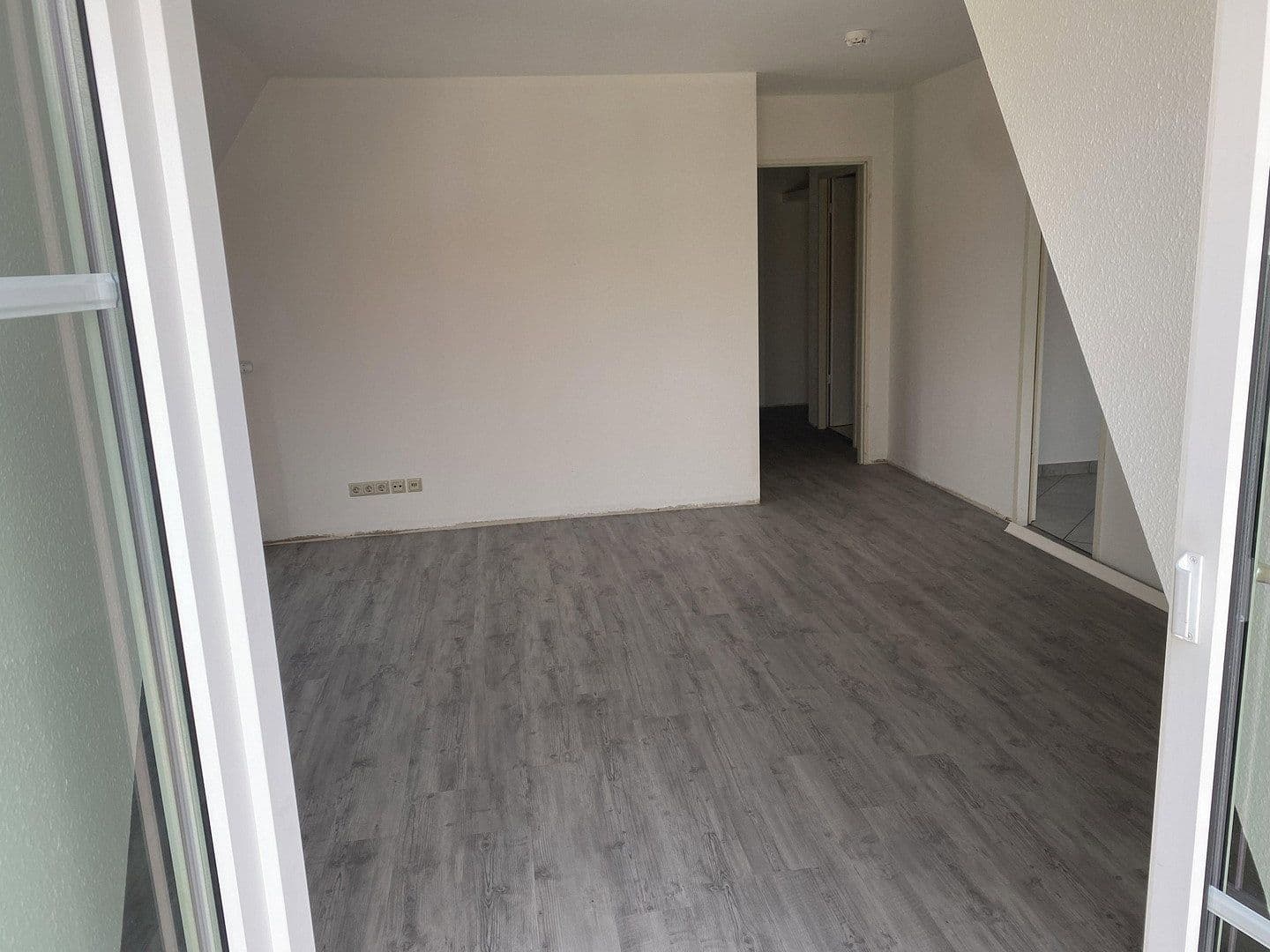 Prenájom bytu 2-izbový 62 m², Cottbus, Brandenbursko Prenájom bytu 2-izbový 62 m², Cottbus, Brandenbursko