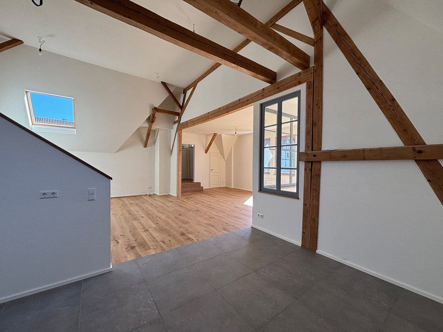 Prenájom bytu 4-izbový 147 m², Niefern-Öschelbronn, Bádensko-Wurttembersko Prenájom bytu 4-izbový 147 m², Niefern-Öschelbronn, Bádensko-Wurttembersko