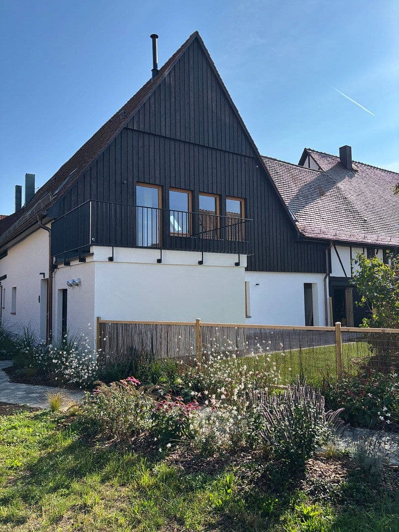 Prenájom bytu 4-izbový 147 m², Niefern-Öschelbronn, Bádensko-Wurttembersko Prenájom bytu 4-izbový 147 m², Niefern-Öschelbronn, Bádensko-Wurttembersko