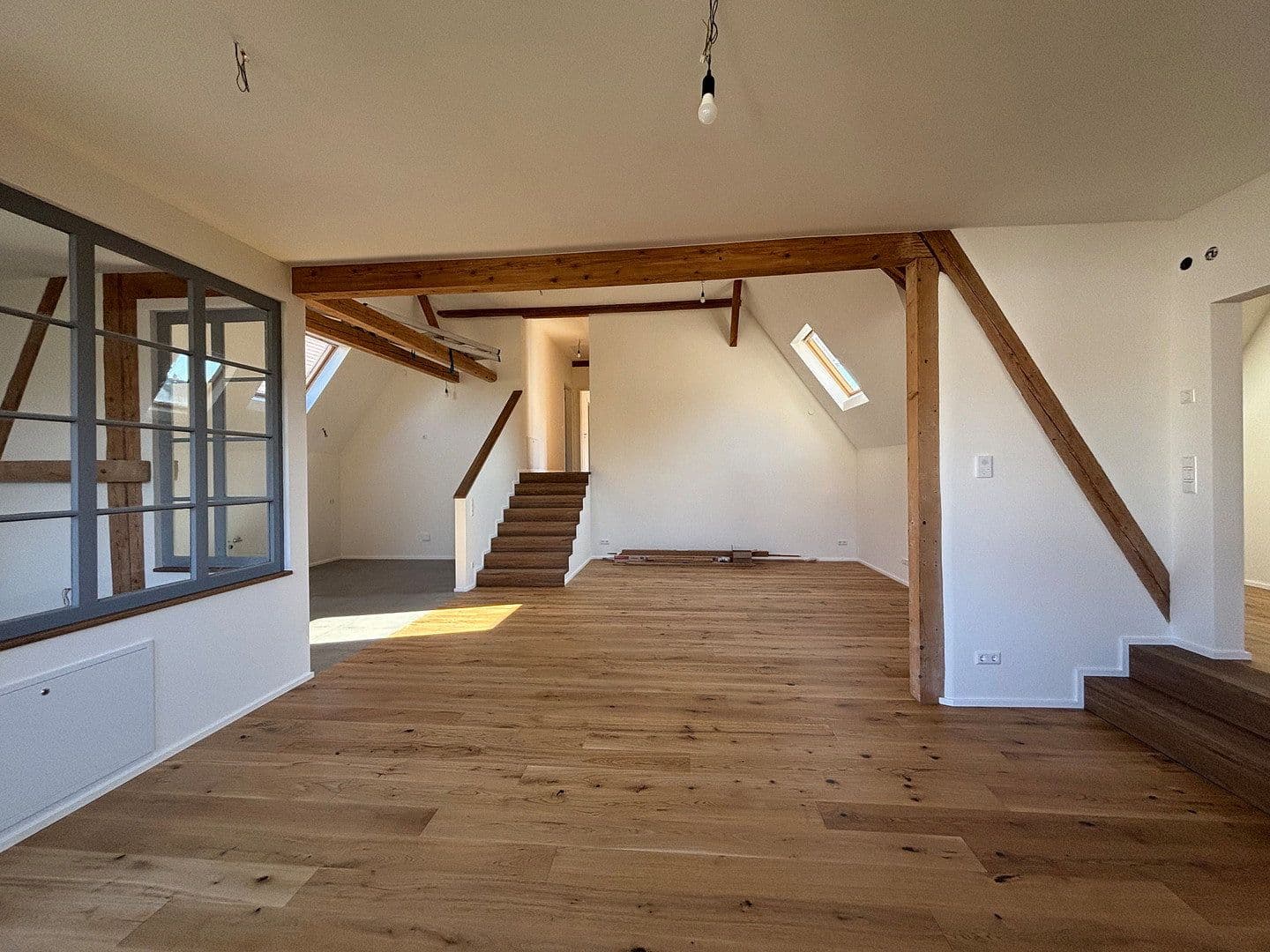Prenájom bytu 4-izbový 147 m², Niefern-Öschelbronn, Bádensko-Wurttembersko Prenájom bytu 4-izbový 147 m², Niefern-Öschelbronn, Bádensko-Wurttembersko