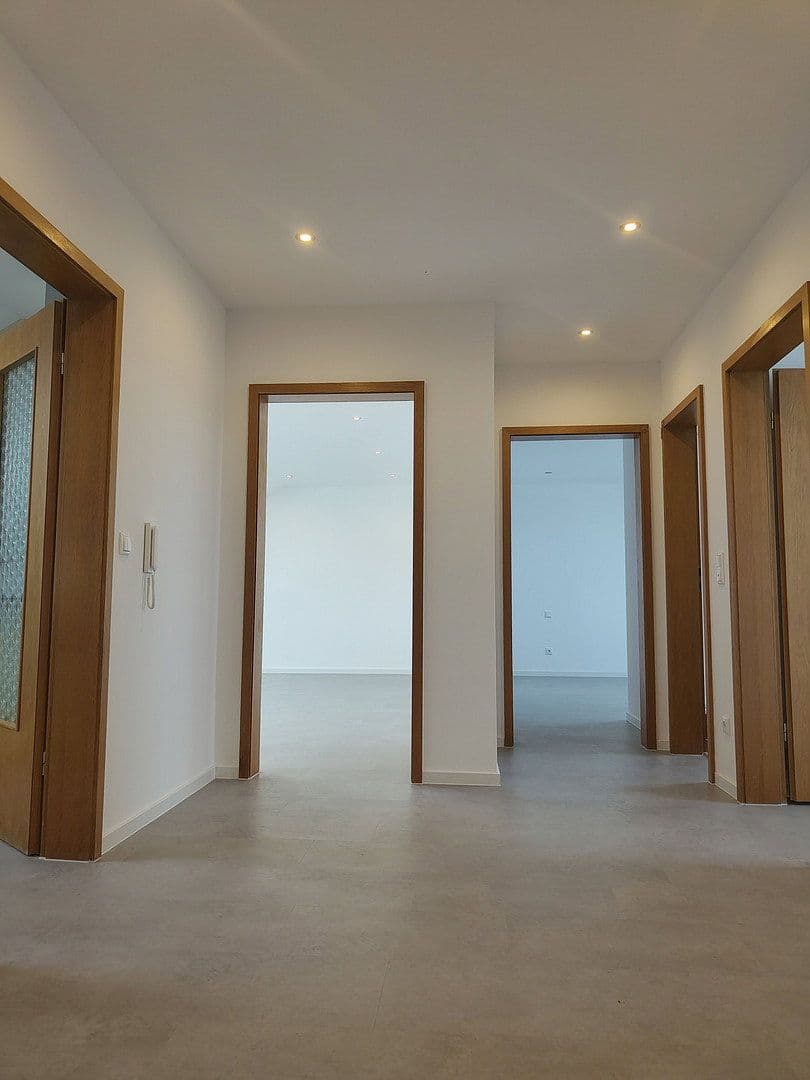 Prenájom bytu 4-izbový 95 m², Rödermark, Hesensko Prenájom bytu 4-izbový 95 m², Rödermark, Hesensko