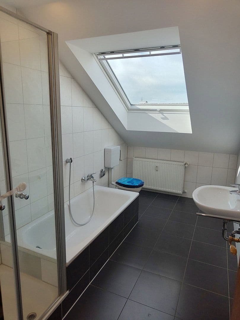 Prenájom bytu 4-izbový 95 m², Rödermark, Hesensko Prenájom bytu 4-izbový 95 m², Rödermark, Hesensko