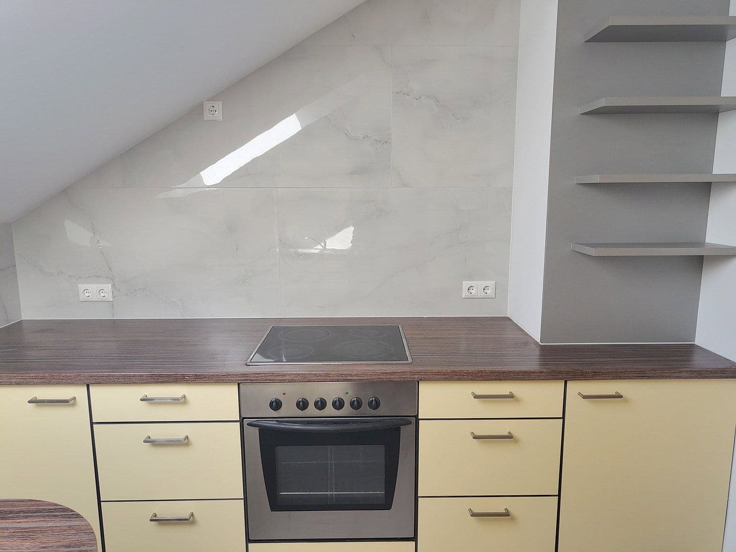 Prenájom bytu 4-izbový 95 m², Rödermark, Hesensko Prenájom bytu 4-izbový 95 m², Rödermark, Hesensko