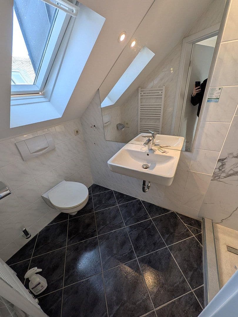 Prenájom bytu 4-izbový 108 m², Schmidtstraße 8, Rüdesheim am Rhein, Hesensko Prenájom bytu 4-izbový 108 m², Schmidtstraße 8, Rüdesheim am Rhein, Hesensko