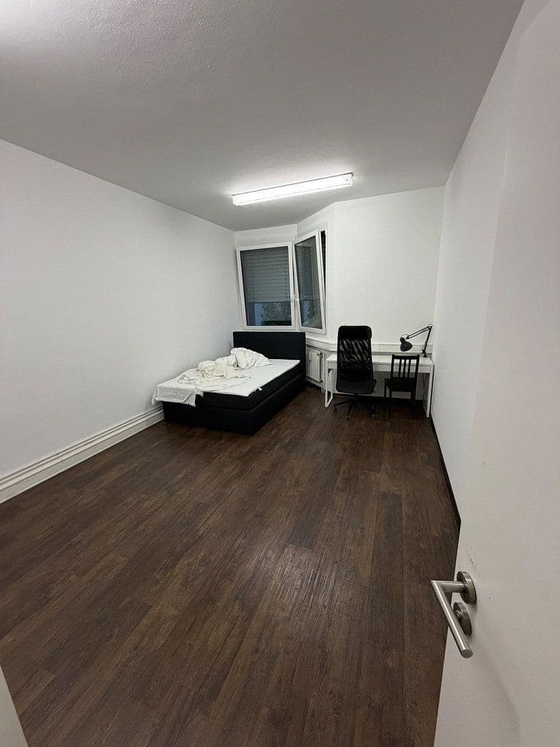 Prenájom bytu 1-izbový 18 m², Landsberger Str. 478, München/Pasing, Bavorsko Prenájom bytu 1-izbový 18 m², Landsberger Str. 478, München/Pasing, Bavorsko